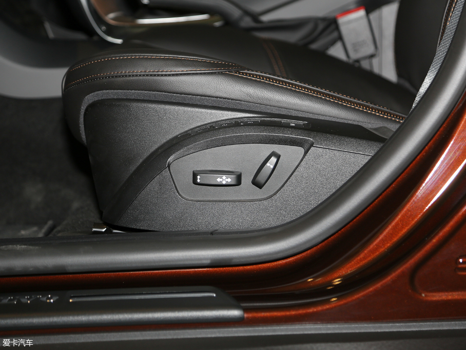 2018��V40 Cross Country 1.5T T3 ���Ű�