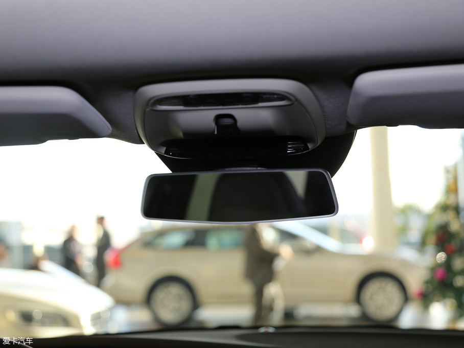 2018V40 Cross Country 1.5T T3 Ű