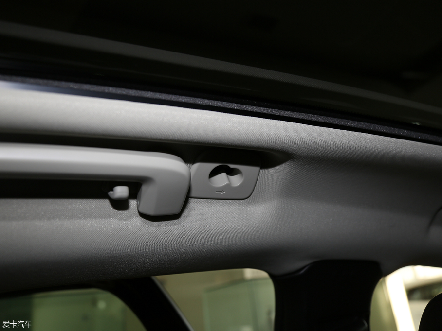 2018V40 Cross Country 1.5T T3 Ű