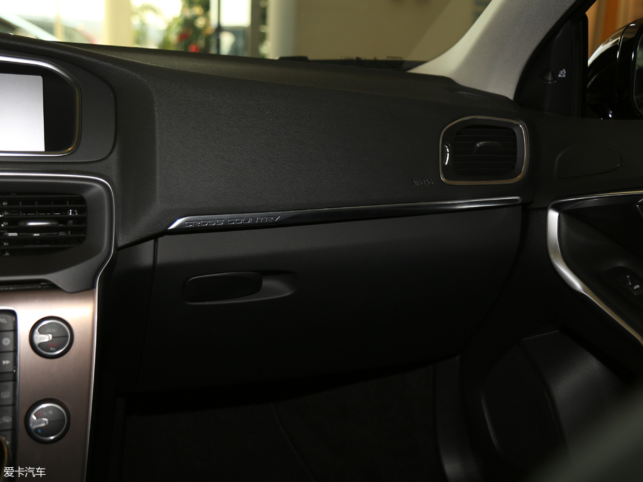 2018V40 Cross Country 1.5T T3 Ű