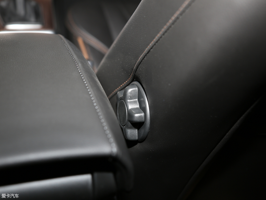 2018V40 Cross Country 1.5T T3 Ű