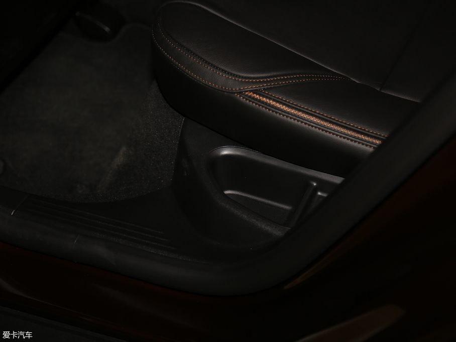 2018V40 Cross Country 1.5T T3 Ű