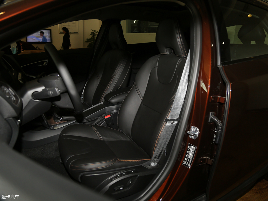 2018V40 Cross Country 1.5T T3 Ű