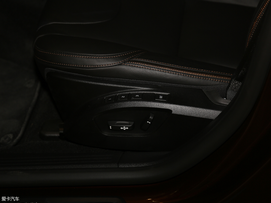 2018V40 Cross Country 1.5T T3 Ű