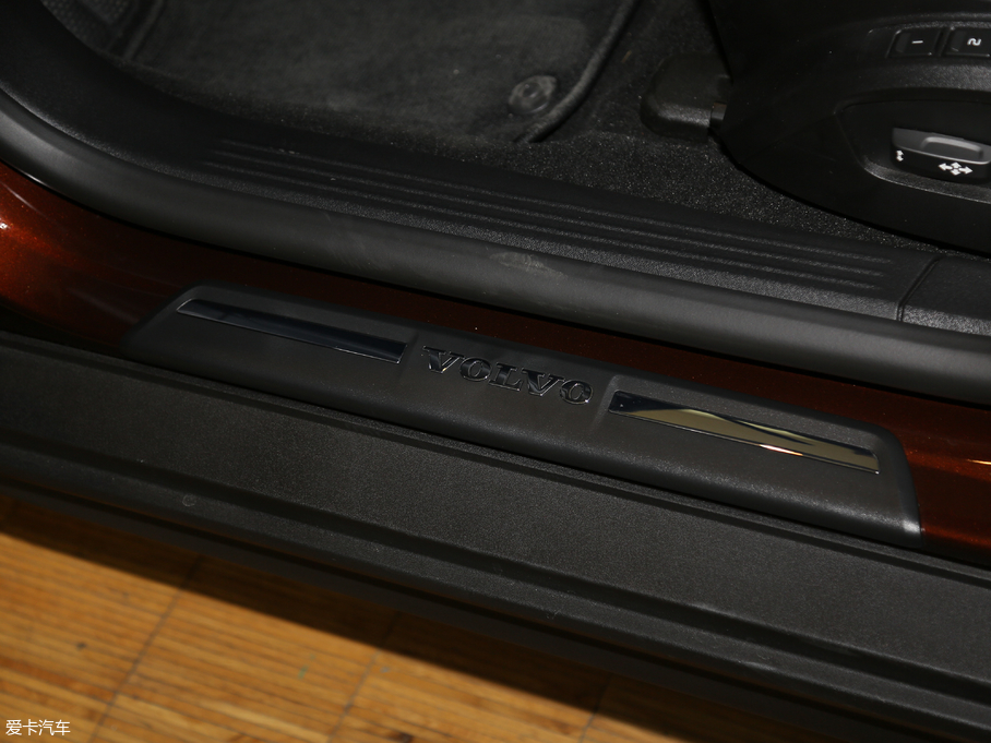 2018V40 Cross Country 1.5T T3 Ű