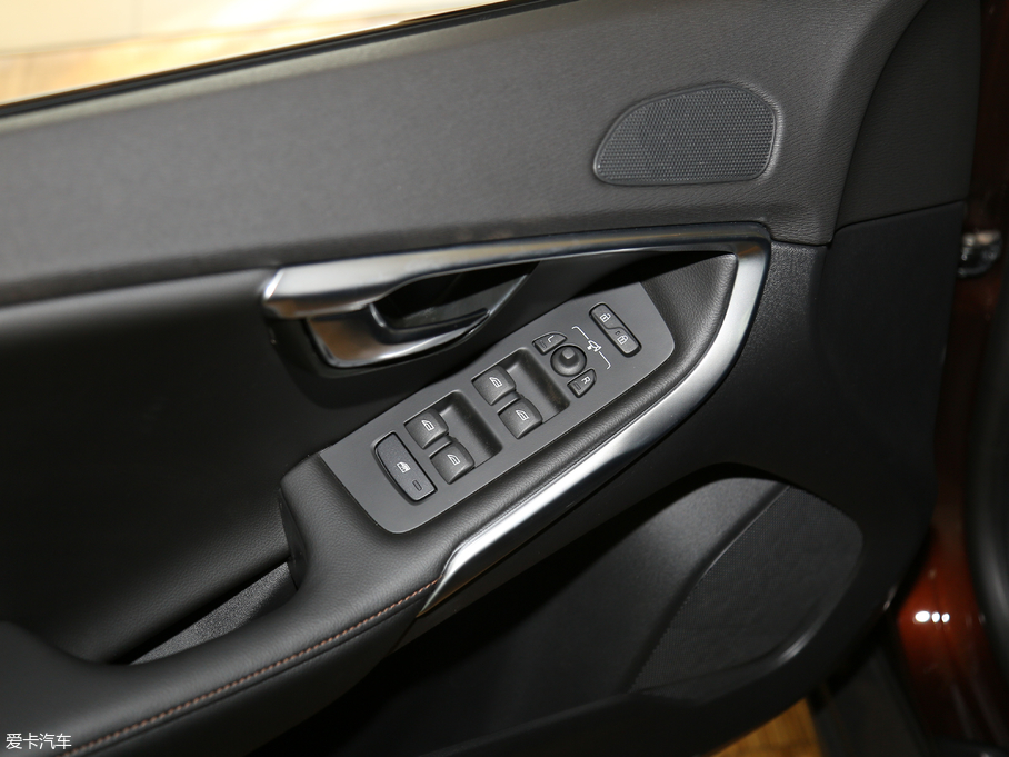 2018V40 Cross Country 1.5T T3 Ű