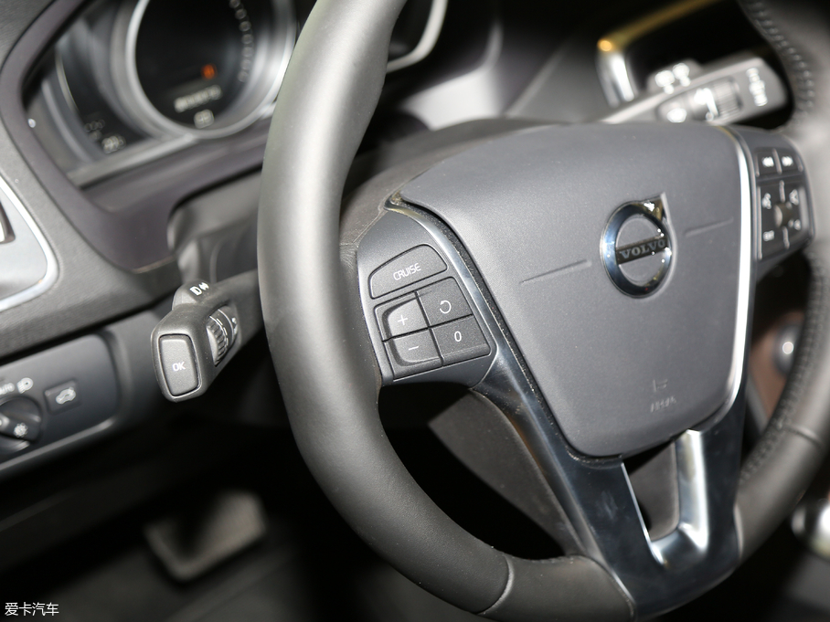 2018V40 Cross Country 1.5T T3 Ű