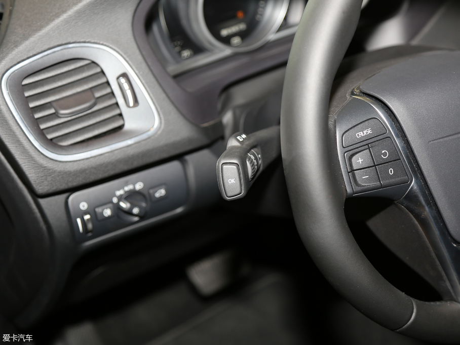 2018V40 Cross Country 1.5T T3 Ű