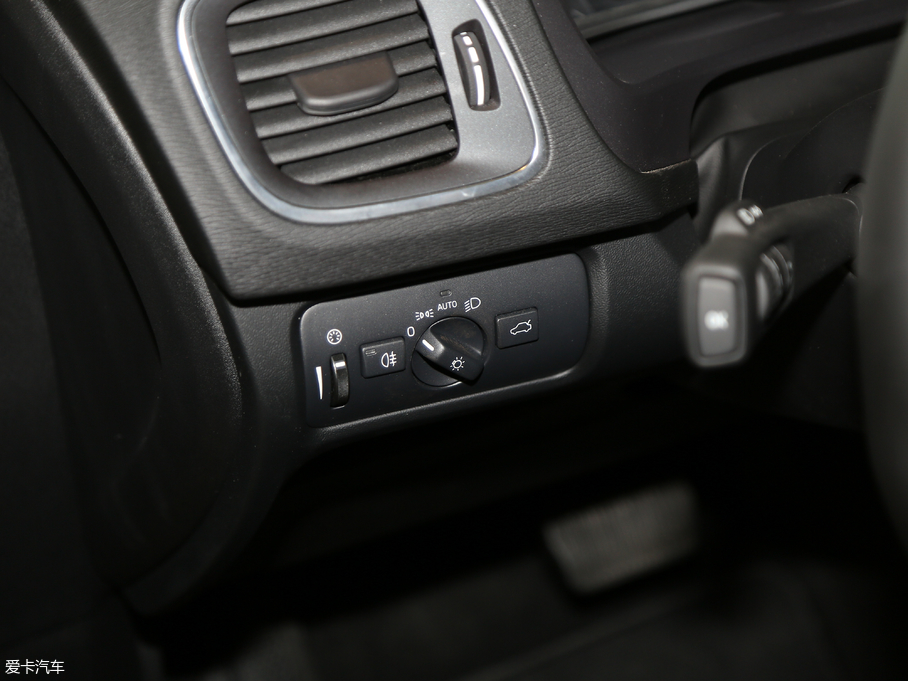 2018V40 Cross Country 1.5T T3 Ű