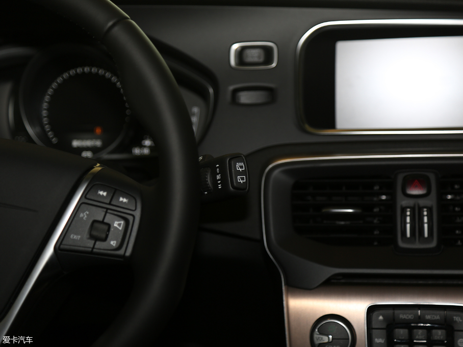 2018V40 Cross Country 1.5T T3 Ű