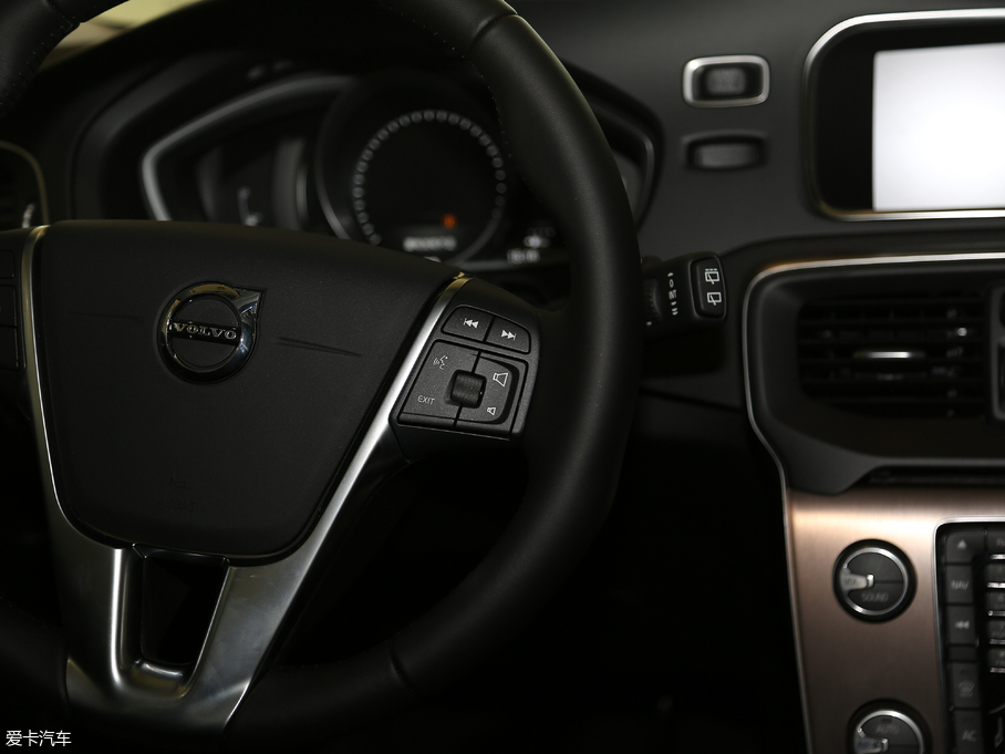 2018��V40 Cross Country 1.5T T3 ���Ű�