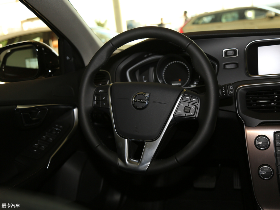 2018��V40 Cross Country 1.5T T3 ���Ű�