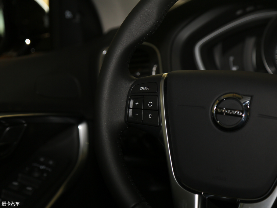 2018V40 Cross Country 1.5T T3 Ű