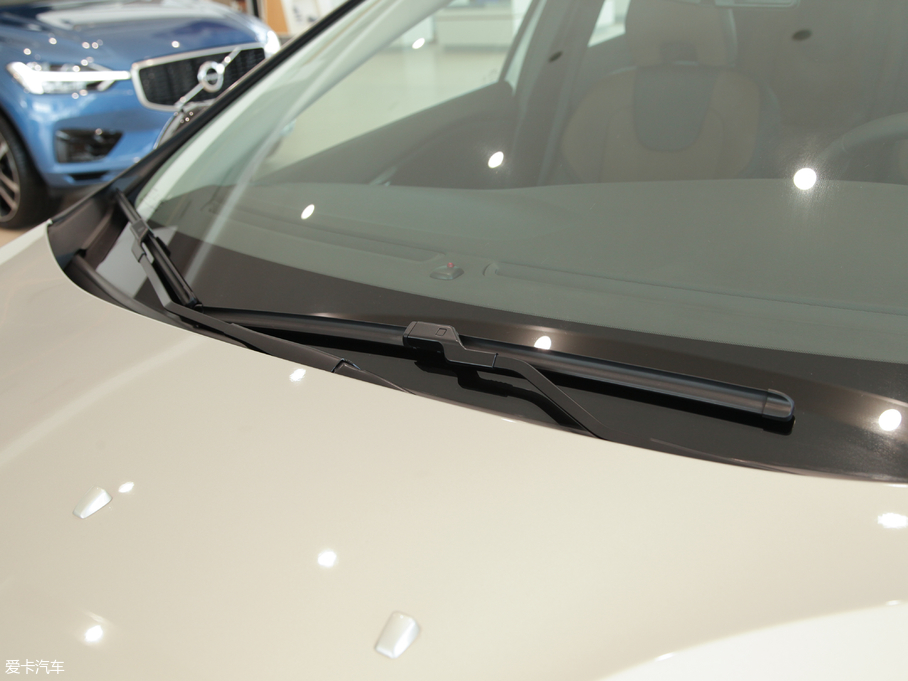 2018V40 Cross Country 2.0T T5 AWDŰ