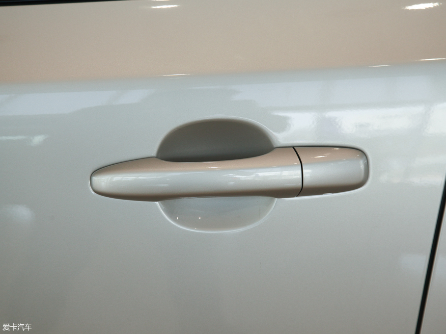 2018V40 Cross Country 2.0T T5 AWDŰ