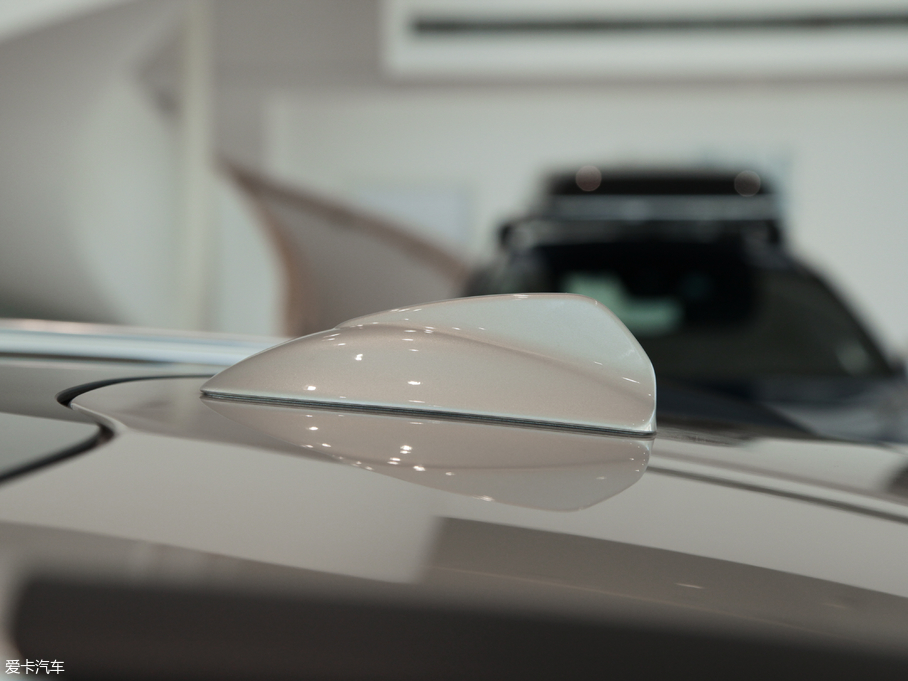 2018V40 Cross Country 2.0T T5 AWDŰ