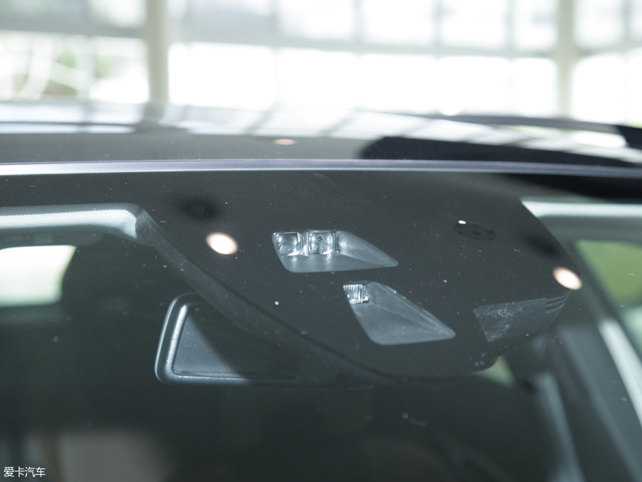 2018V40 Cross Country 2.0T T5 AWDŰ