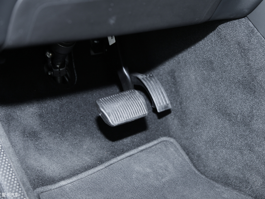 2018V40 Cross Country 2.0T T5 AWDŰ