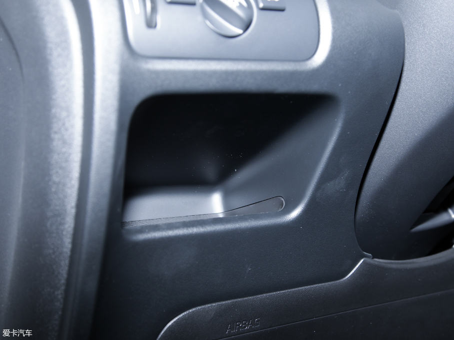 2018��V40 Cross Country 2.0T T5 AWD���Ű�