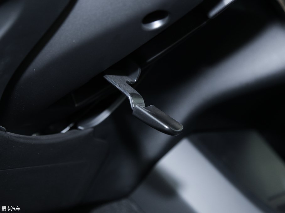 2018��V40 Cross Country 2.0T T5 AWD���Ű�