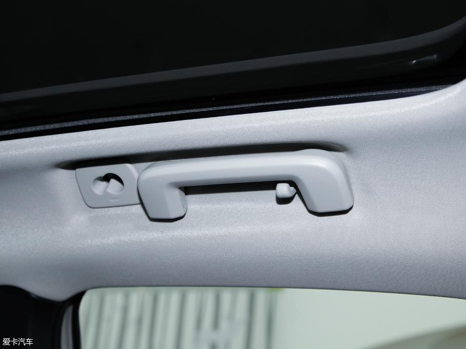 2018��V40 Cross Country 2.0T T5 AWD���Ű�