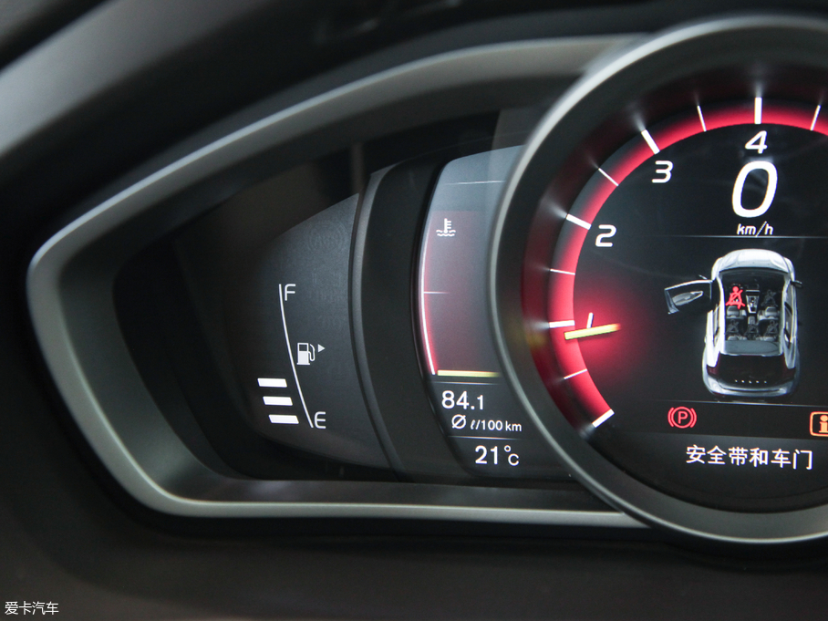 2018��V40 Cross Country 2.0T T5 AWD���Ű�