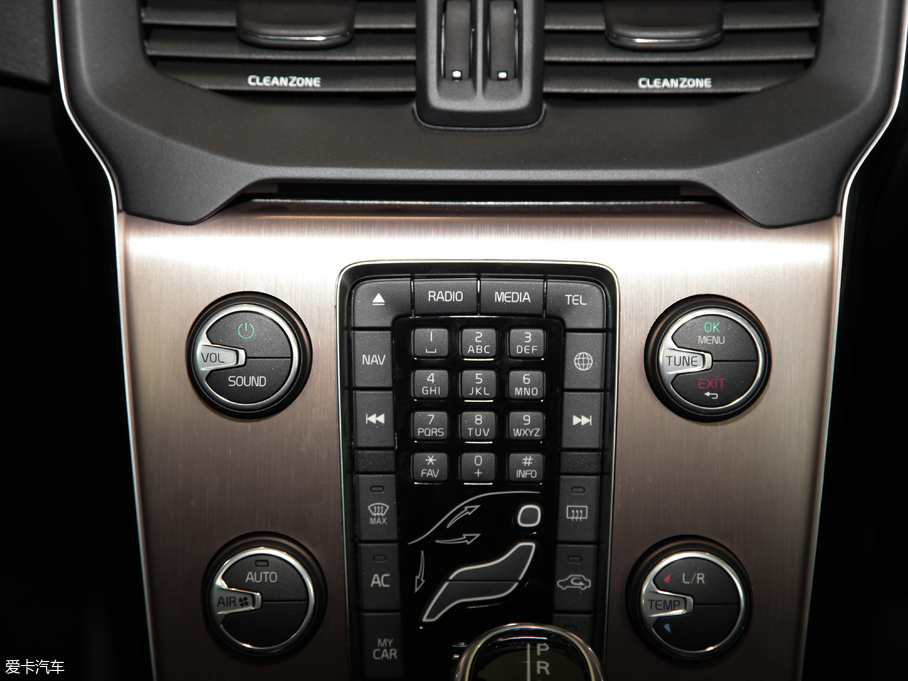 2018��V40 Cross Country 2.0T T5 AWD���Ű�