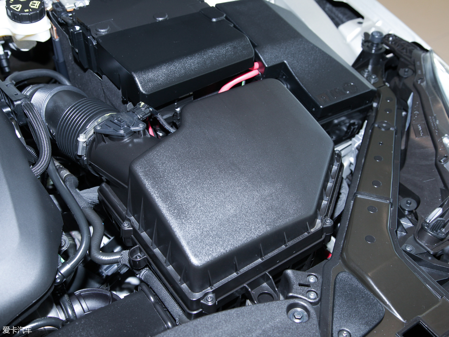 2018V40 Cross Country 2.0T T5 AWDŰ