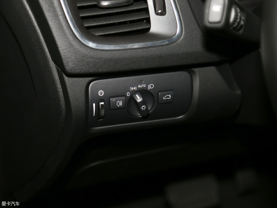 2018���֠���V40 1.5T T3 ���ݰ�