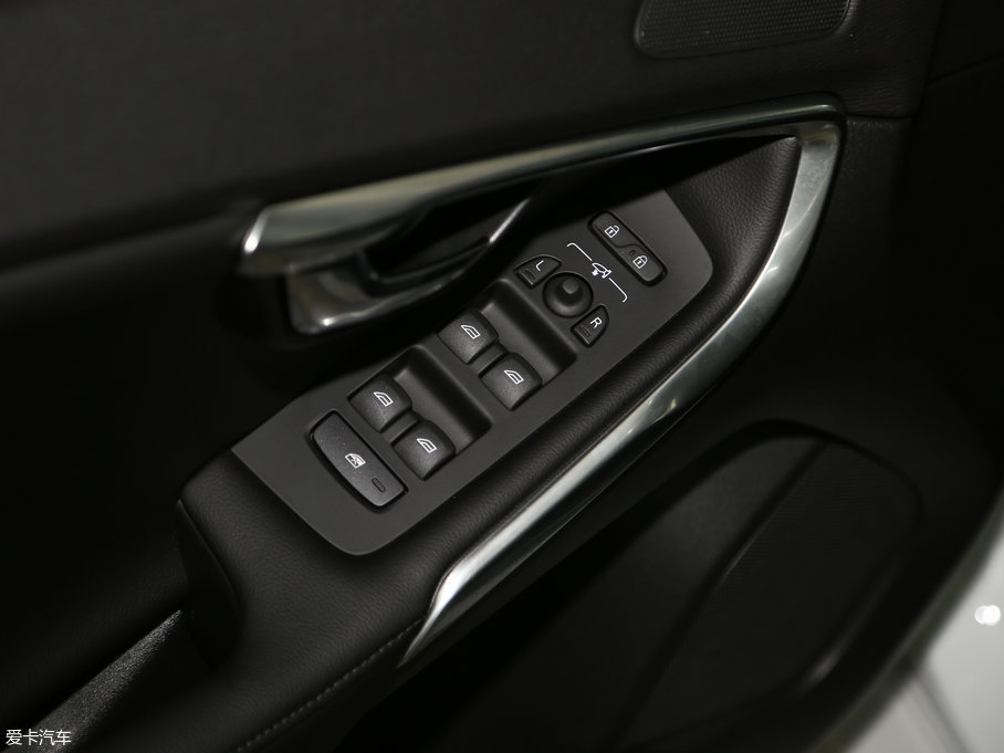 2018���֠���V40 1.5T T3 ���ݰ�