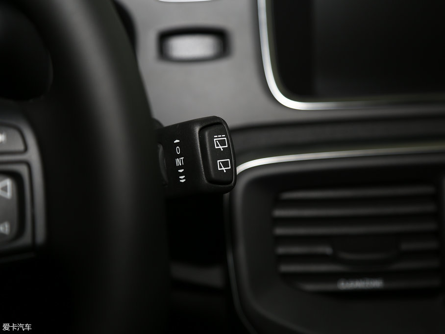 2018���֠���V40 1.5T T3 ���ݰ�