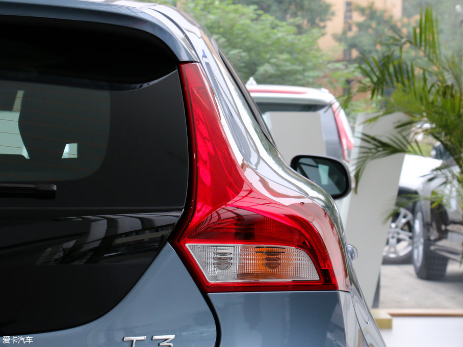 2018֠V40 1.5T T3 а