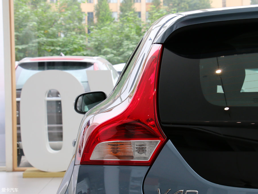 2018֠V40 1.5T T3 а