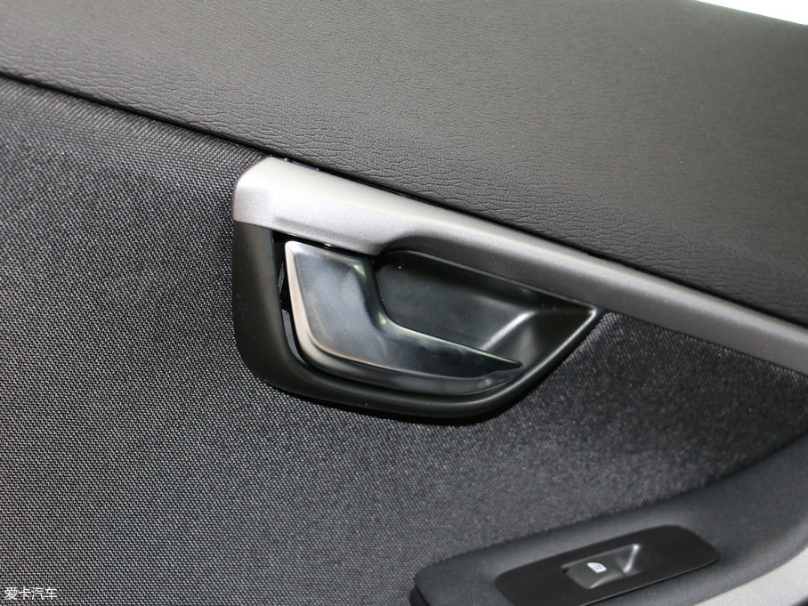 2018֠V40 1.5T T3 а