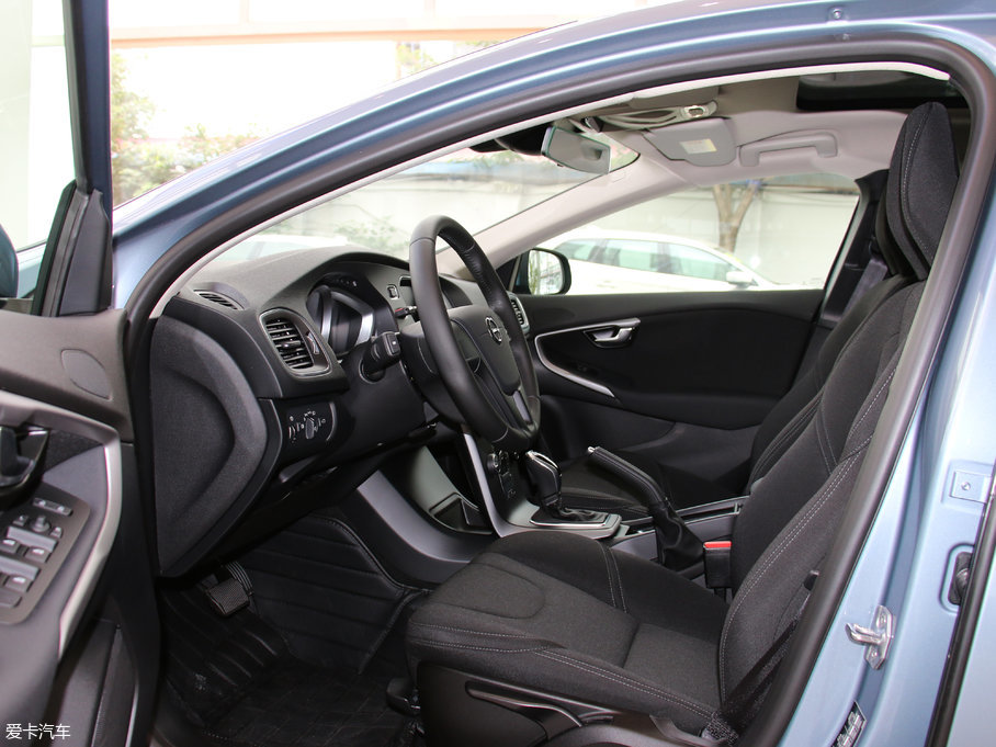 2018֠V40 1.5T T3 а