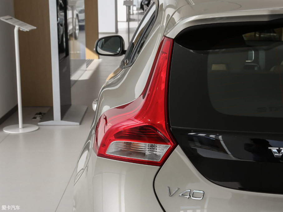 2018֠V40 1.5T T3 ݰ