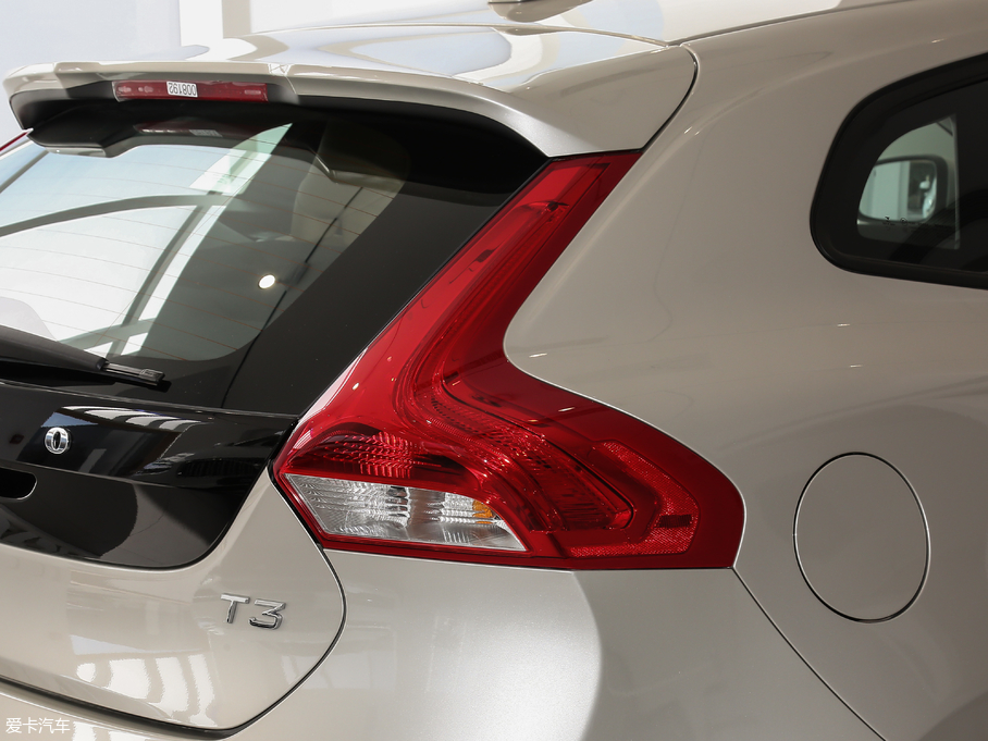 2018֠V40 1.5T T3 ݰ