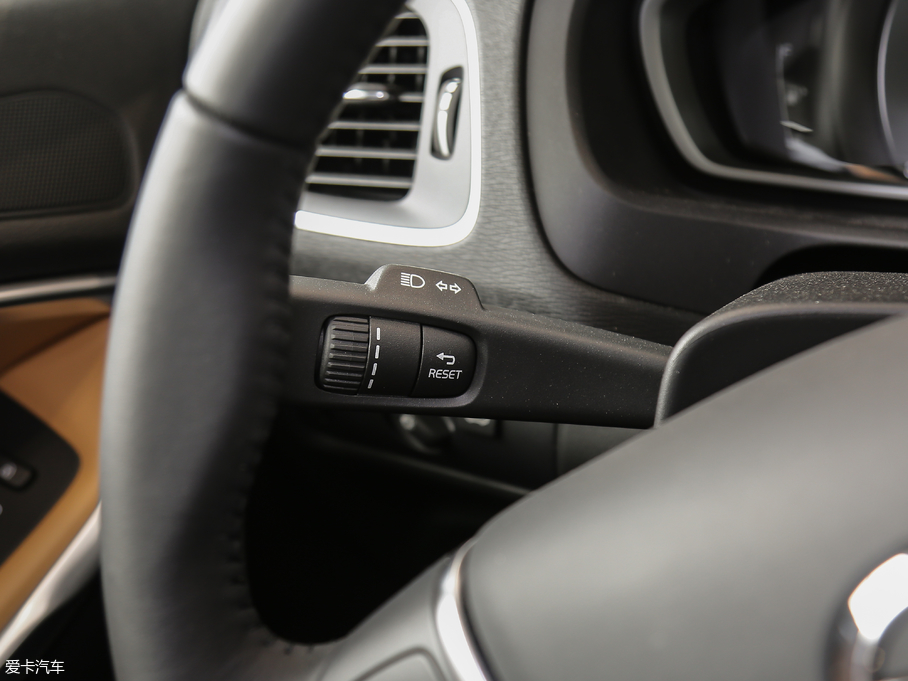 2018���֠���V40 1.5T T3 ���ݰ�