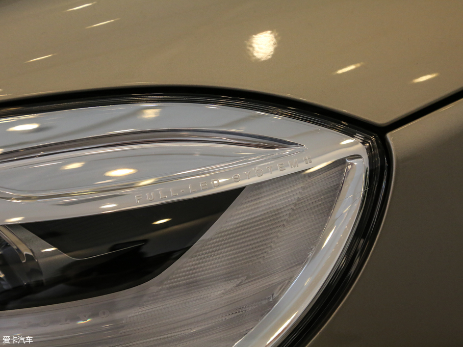 2018���֠���V40 1.5T T3 ���Ű�