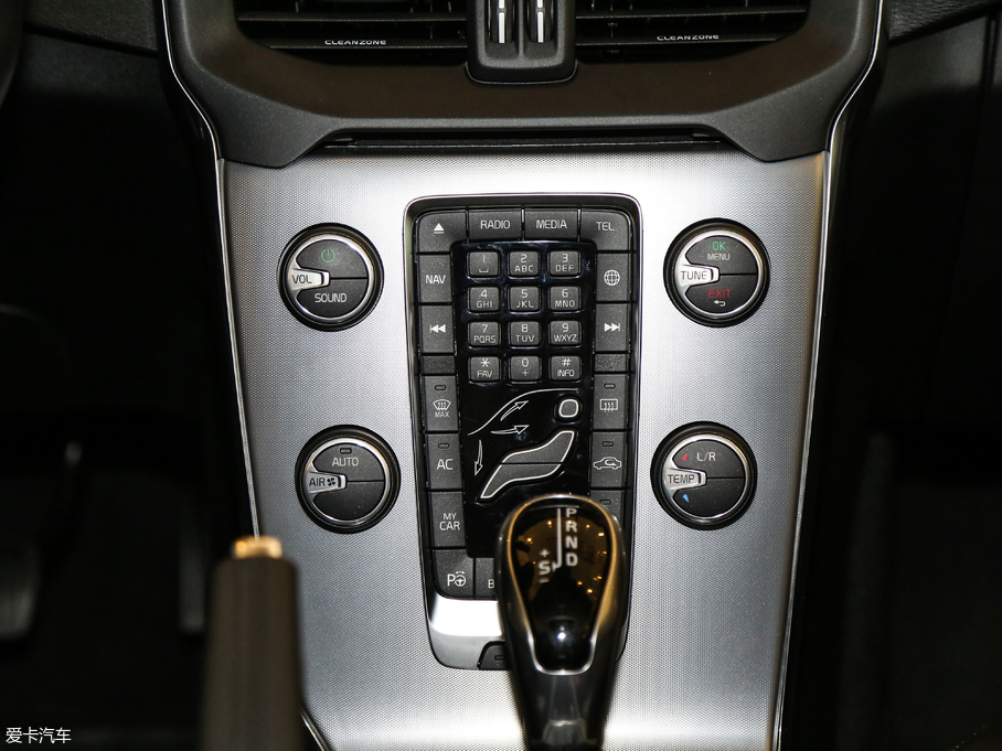 2018���֠���V40 1.5T T3 ���Ű�