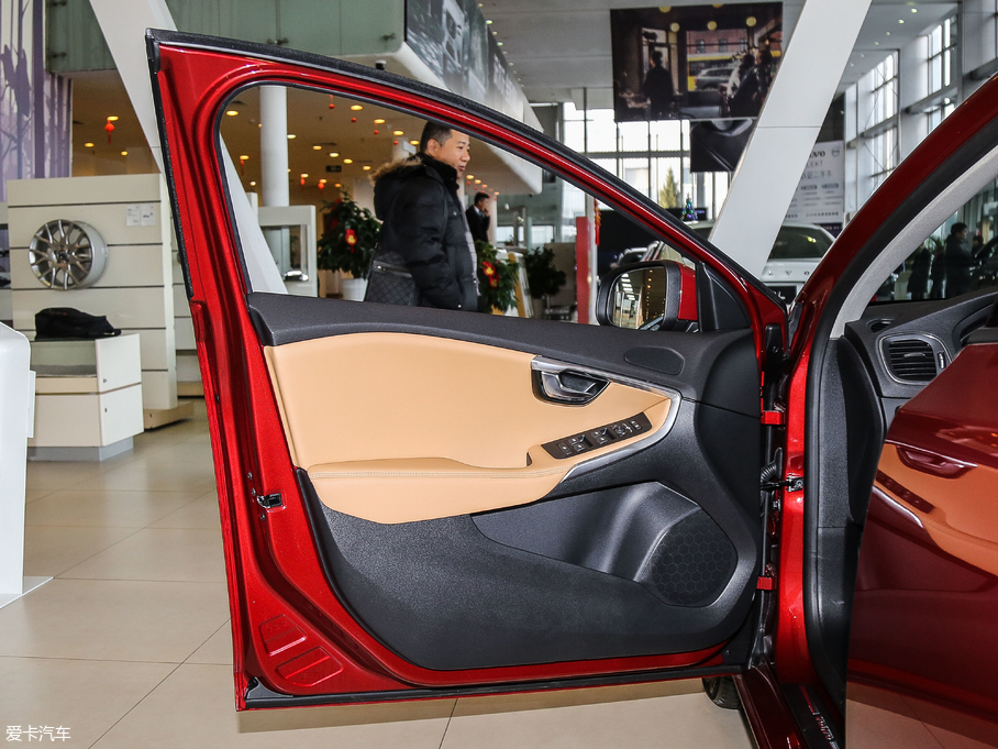 2018���֠���V40 1.5T T3 ���ݰ�