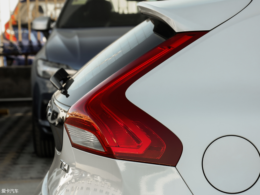 2018֠V40 1.5T T3 Ű