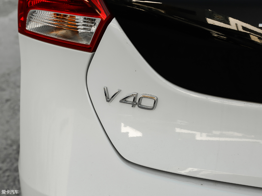 2018���֠���V40 1.5T T3 ���Ű�
