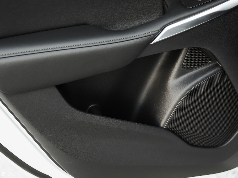 2018���֠���V40 1.5T T3 ���Ű�