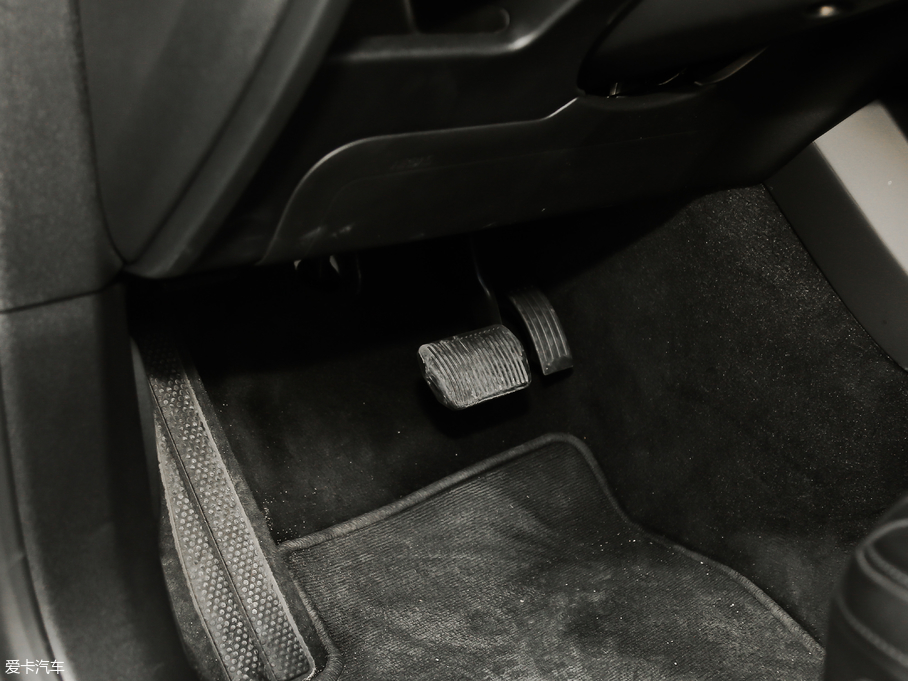 2018���֠���V40 1.5T T3 ���Ű�