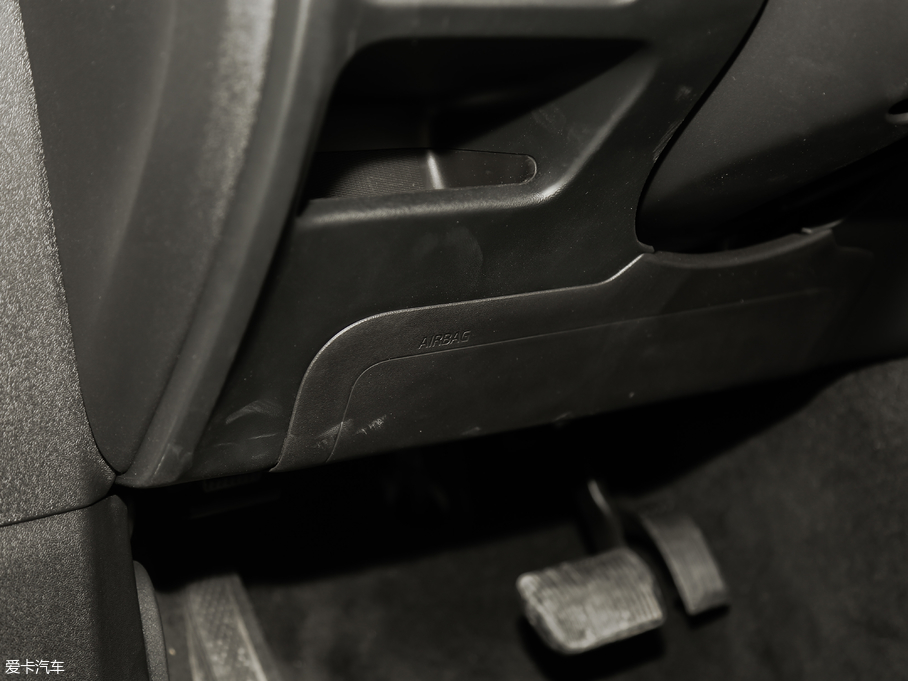 2018���֠���V40 1.5T T3 ���Ű�