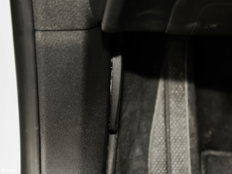 2018���֠���V40 1.5T T3 ���Ű�