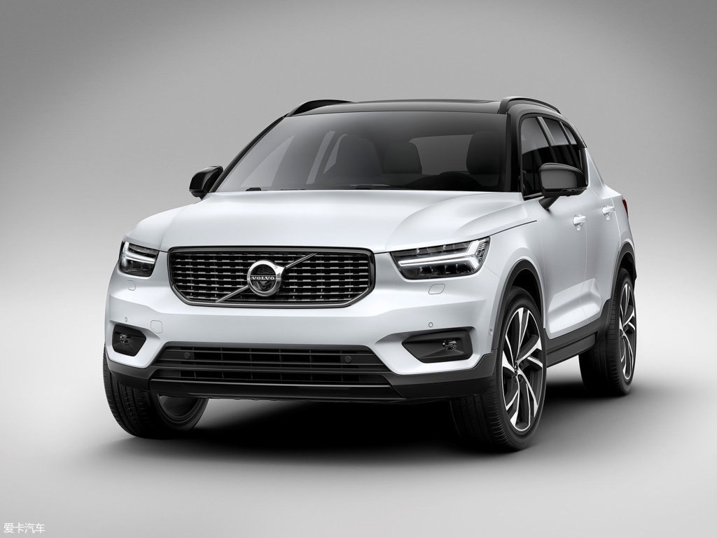 【2019款沃尔沃xc40(进口)t5 四驱运动 日暮水晶白版