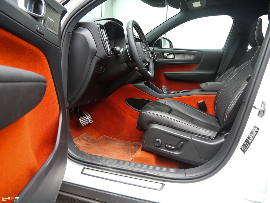 2019֠XC40(M) T5 (q)\ ĺˮ޶