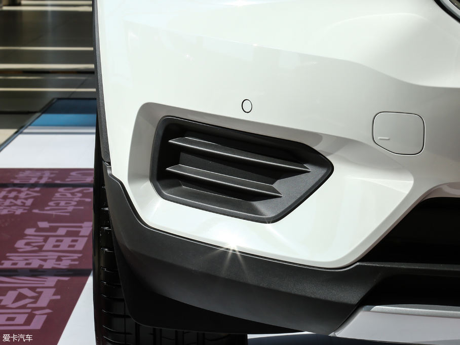 2019���֠���XC40(�M��) T4 ��� �ƕԱ�ѩ��